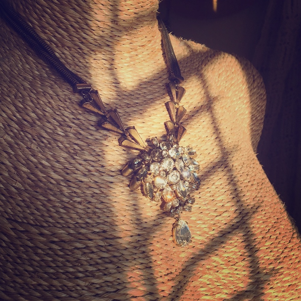 Stunning eye catching necklace